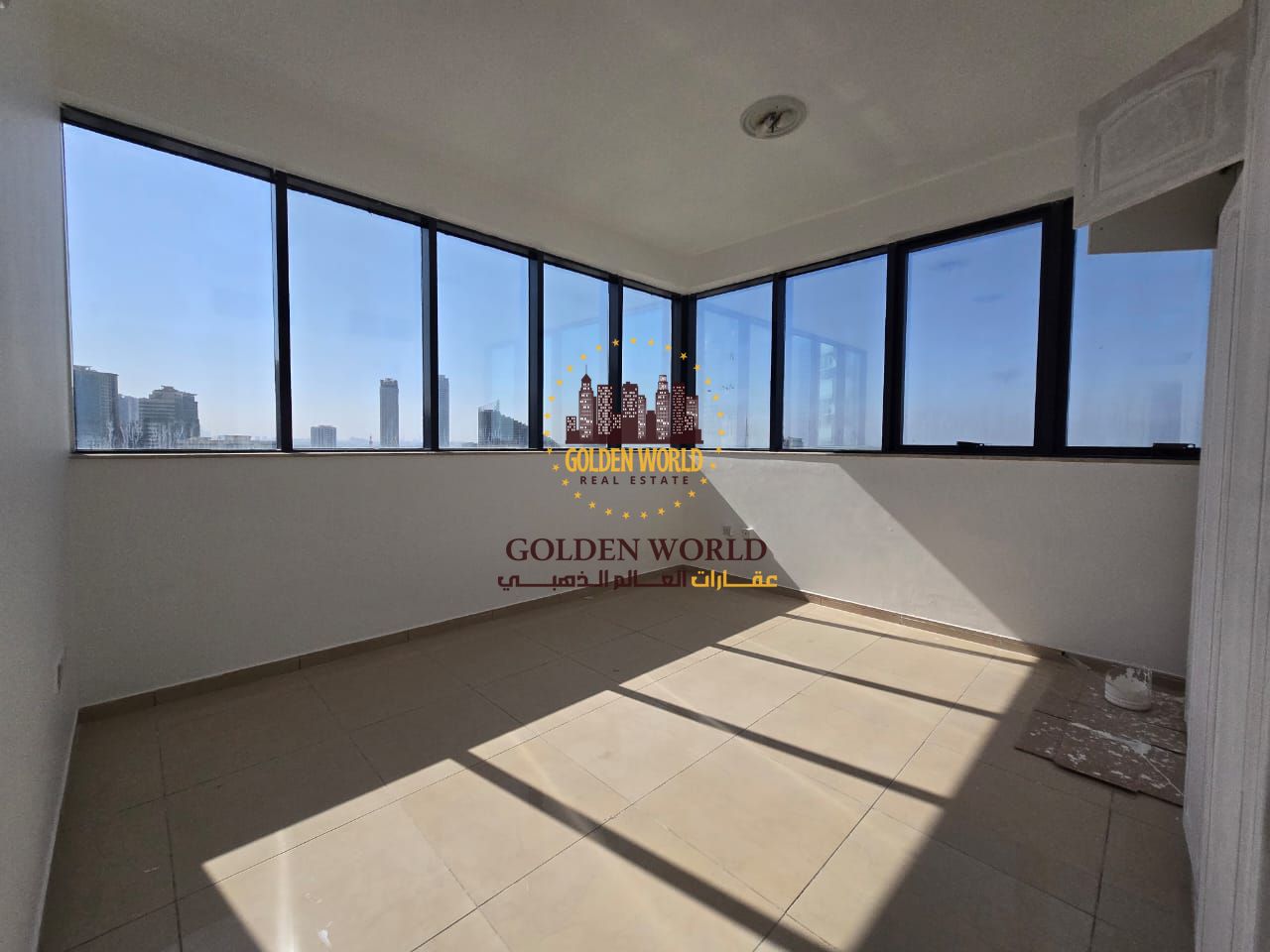 Spacious 3BR Apartment with Two Large Living Rooms in Al Majaz 3, Featuring Open and Sea Views, Free AC, a Very Large Kitchen with Extra Storage, a Ma