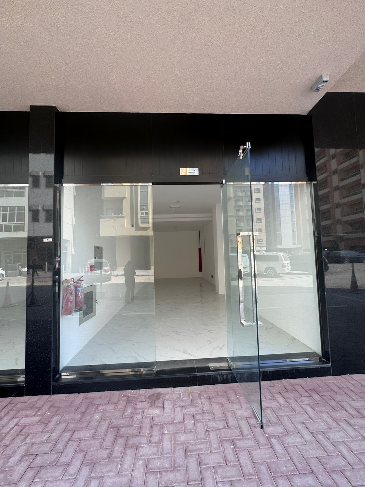 10 shops for rent new building