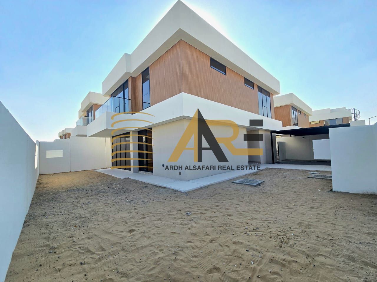 Morden 3BR villa with maid room Diver room All Master bedroom just 135k