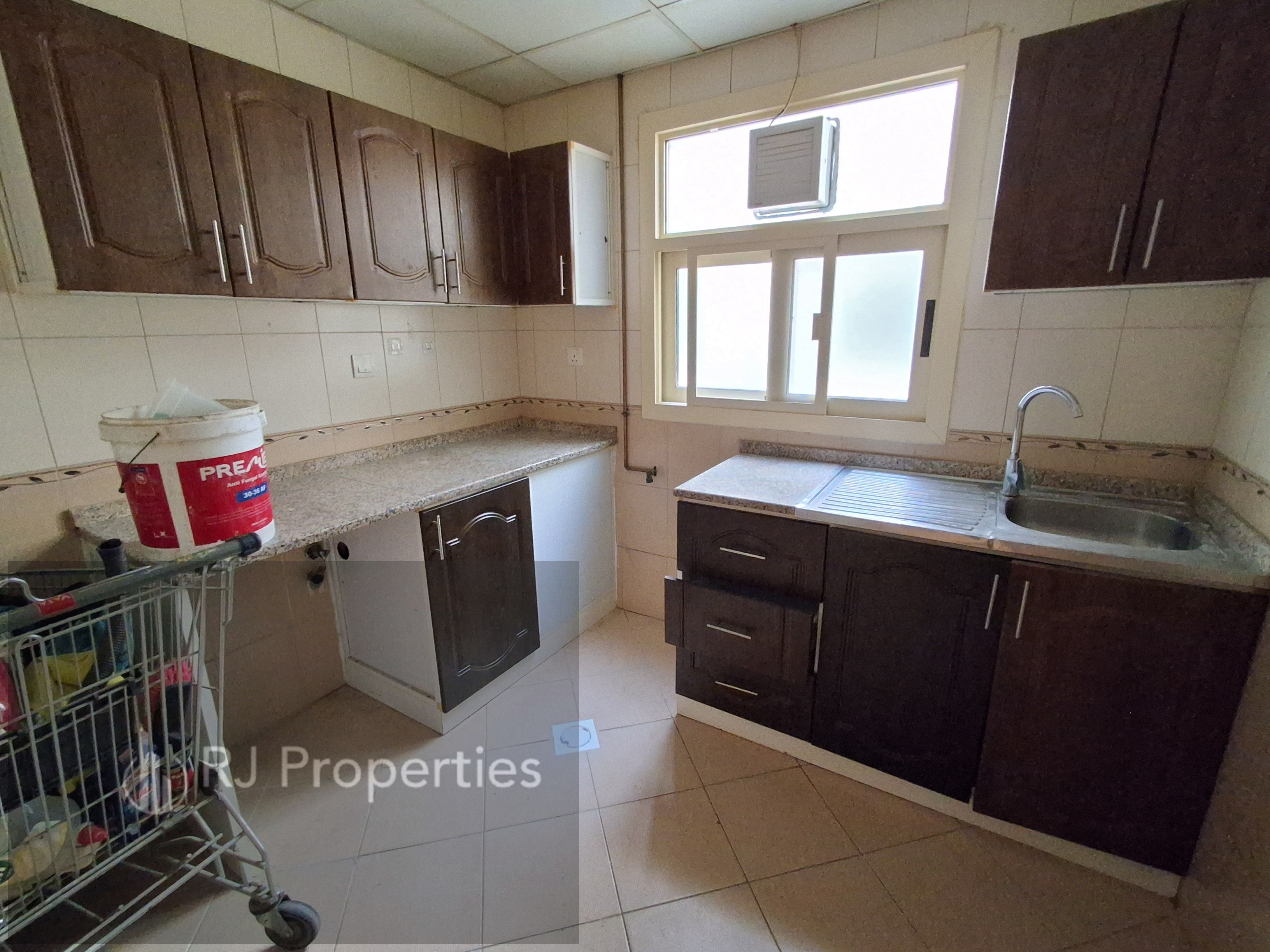 1 BR apartment - family building - spacious and bright - Near to park
