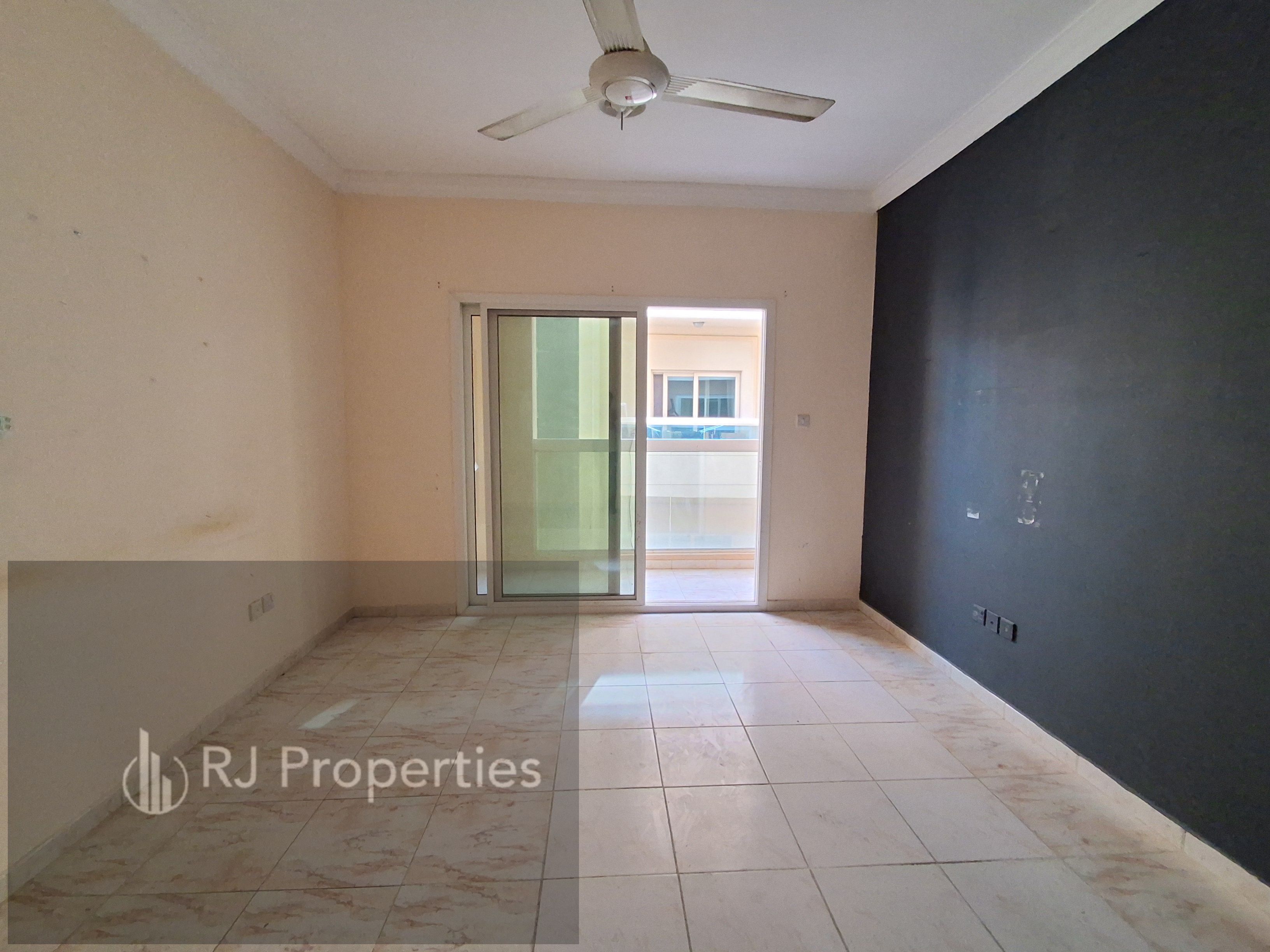 1 BR apartment - balcony - bright - 2 washroom - close to park