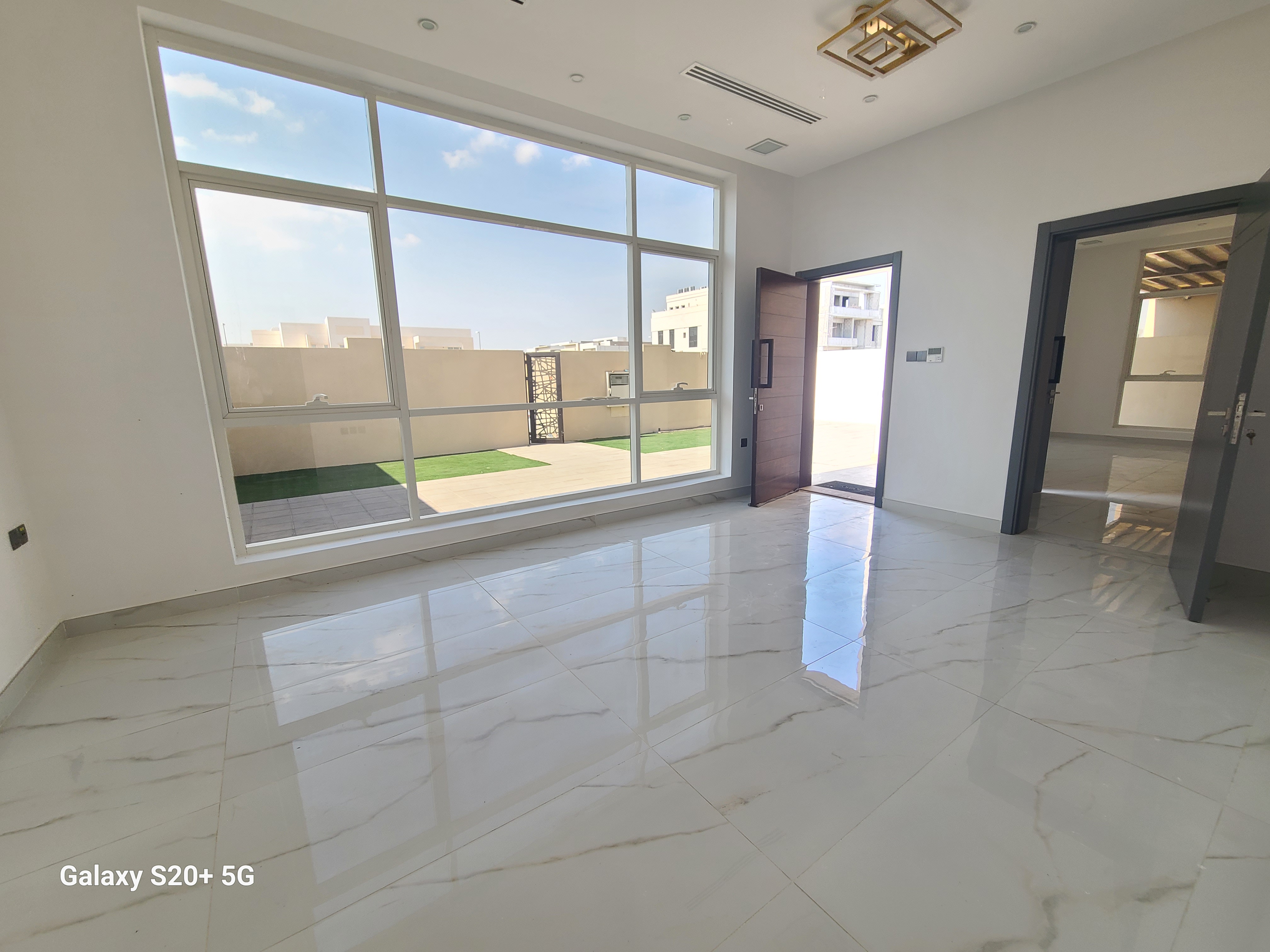 Brand new 1st shifting 6bhk villa for rent hoshi sharjah
