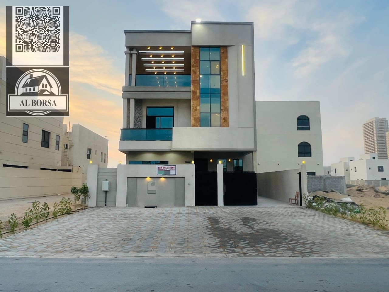 Luxury villa for rent in Al Amrah area – 7 master bedrooms + elevator + 3 living rooms + roof terrace –