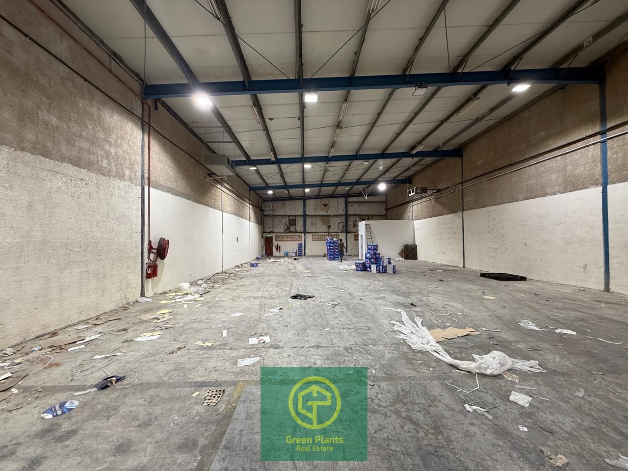 Al Quoz 5,000 sq. Ft warehouse with high electricity power load connected