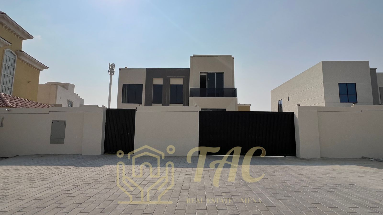Brand New villa for rent in the Al Khawaneej area, consisting of 4 master bedrooms.