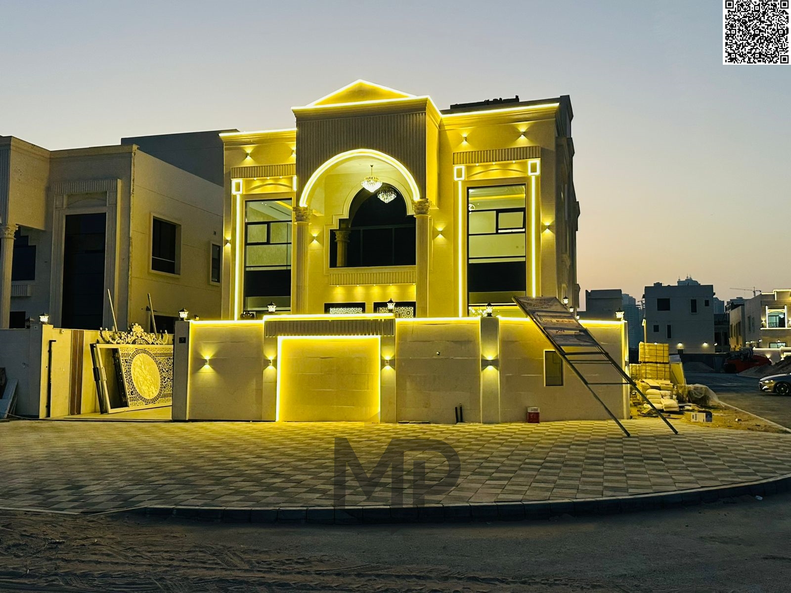 Villa with all registration and ownership fees included, on the main street, ready to move in, in one of the most prestigious areas of Ajman, freehold