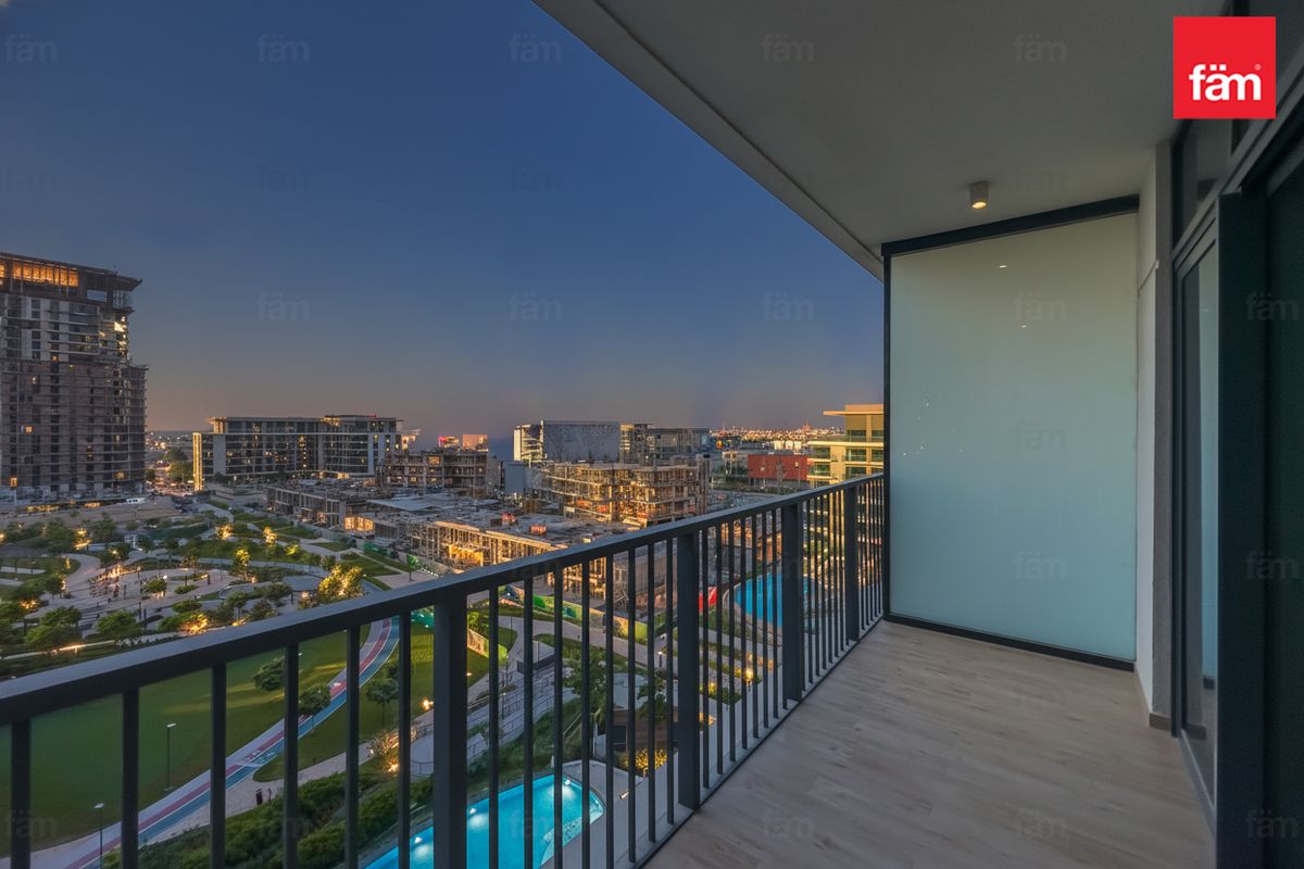 Modern 2br Apartment With Peaceful Park View