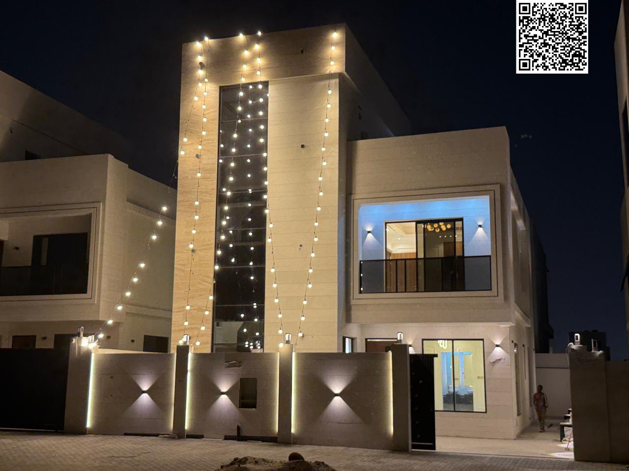Villa for sale from the owner, including registration and ownership fees, direct transfer, stone facade, near Mohammed Bin Zayed Road, modern design