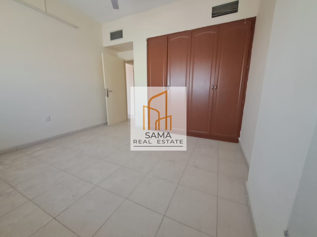 Luxury 2 bhk with 2 bath n balcony near to bus station muwiallah just in 40k