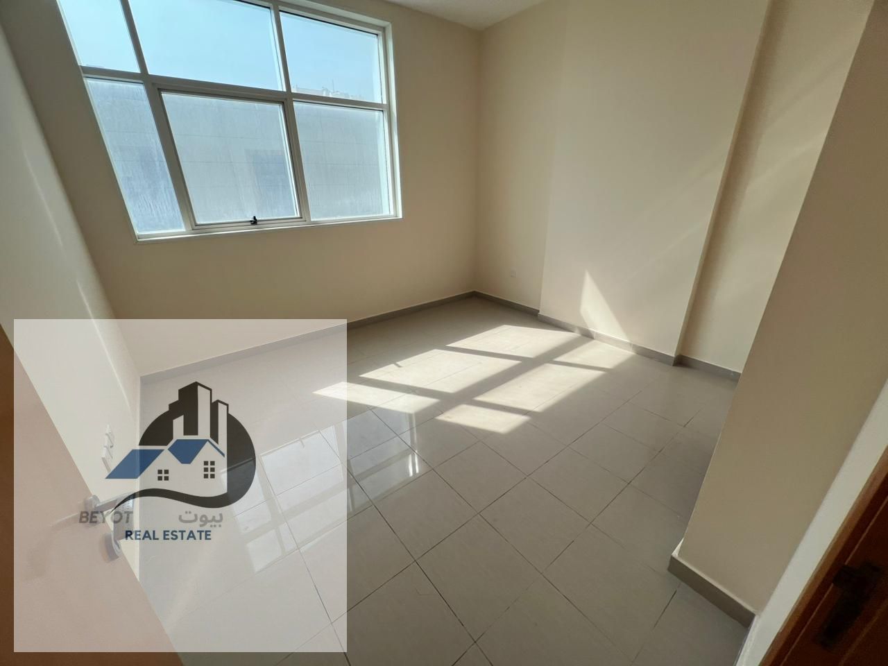 For Rent in Ajman – Al Jurf 2 (Opposite Delta) A 1 Bedroom Hall apartment located in a prime area, very close to Dubai and Sharjah exits, surrounded