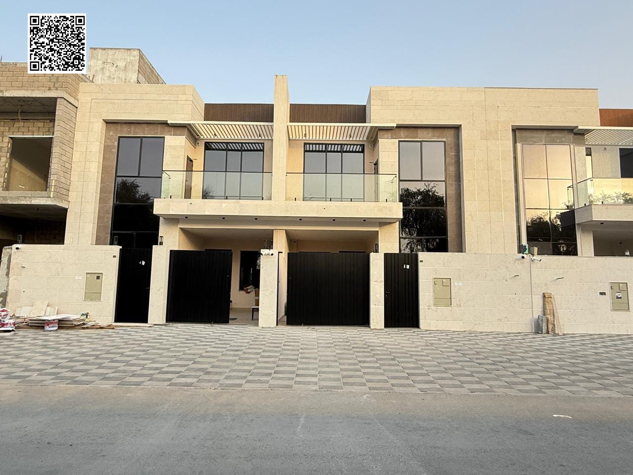 A villa on the main street, ready to move into, with all registration and ownership fees included, in one of Ajman's most prestigious areas. Freehold