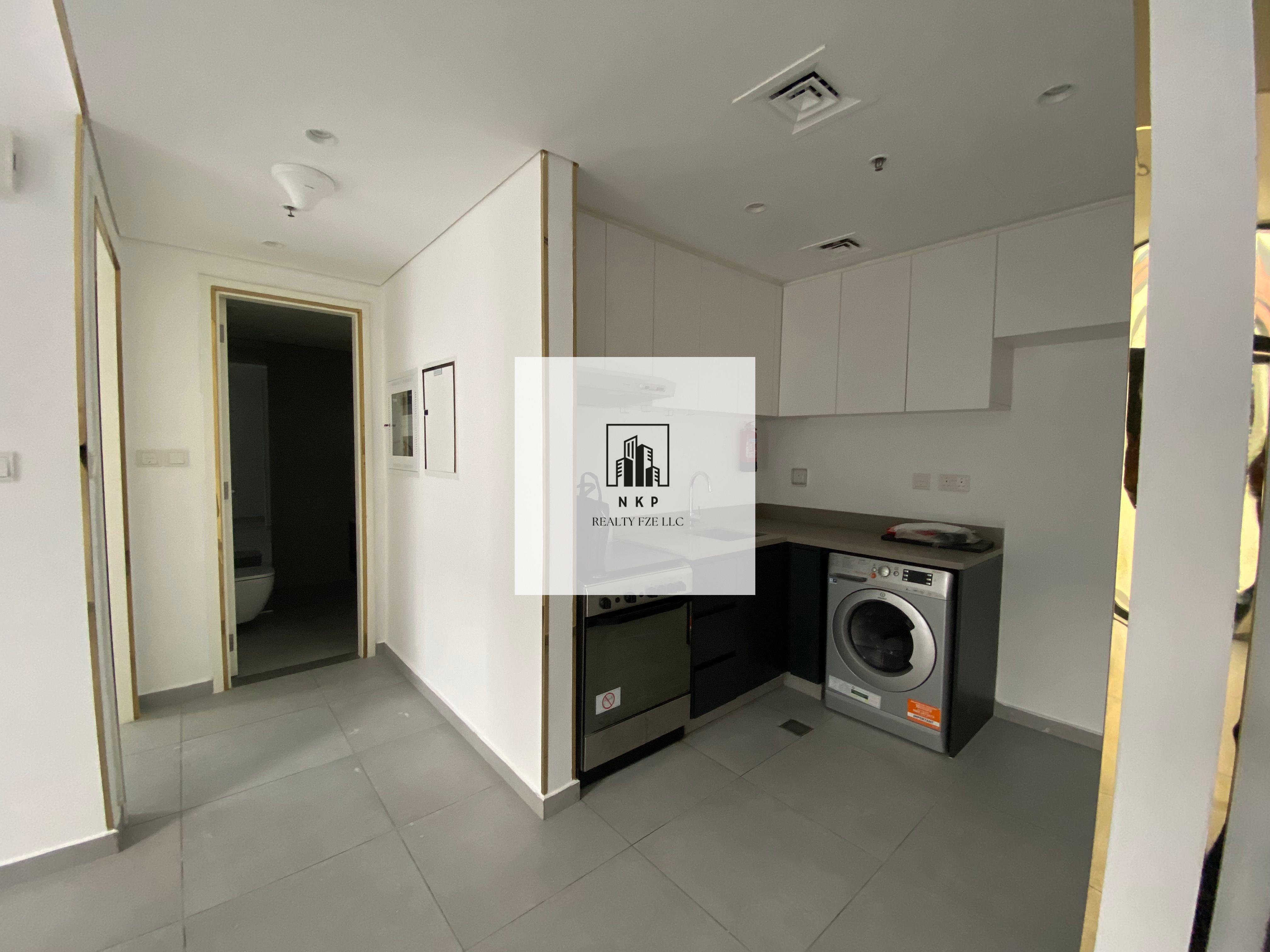 Specious luxury one bedroom apartment for sale in Al Jada community