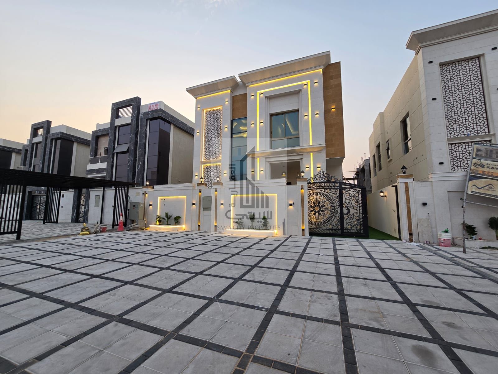 Luxury villa for sale in Al Zahiyah – Main Street – Super Deluxe finishing