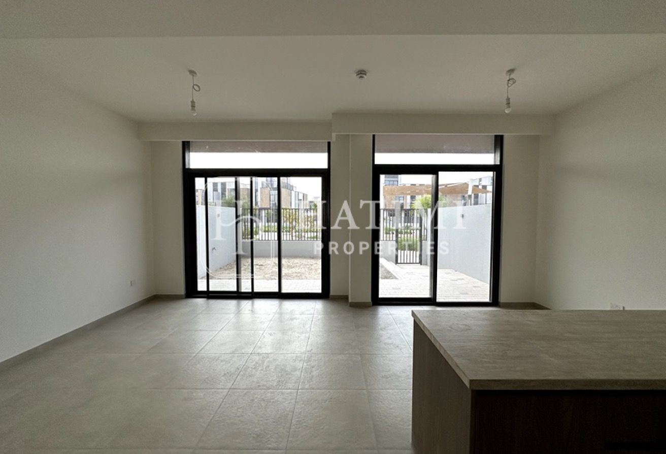 SINGLE ROW | BRAND NEW | GREAT LOCATION