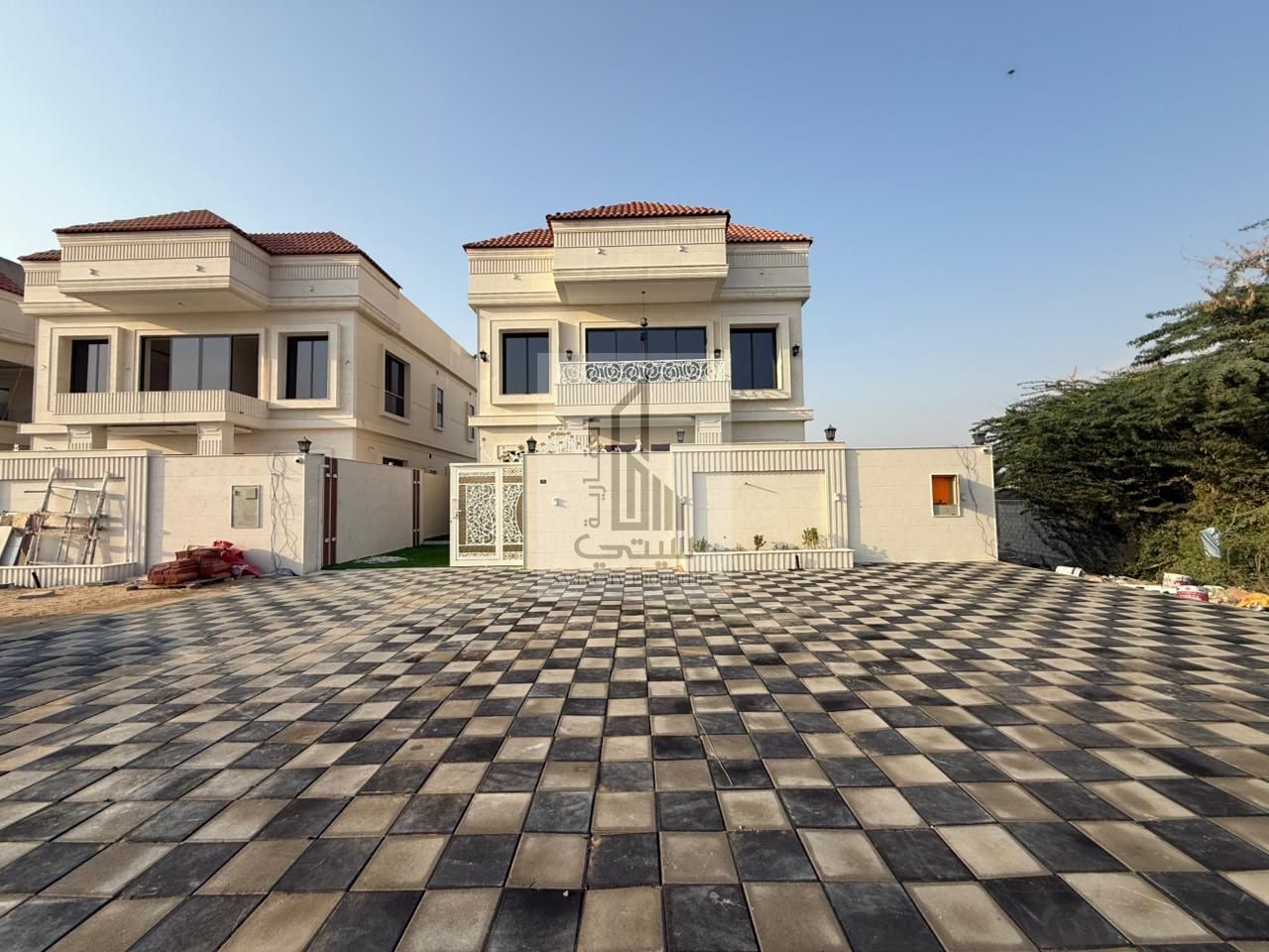 New brand classic villa for sale