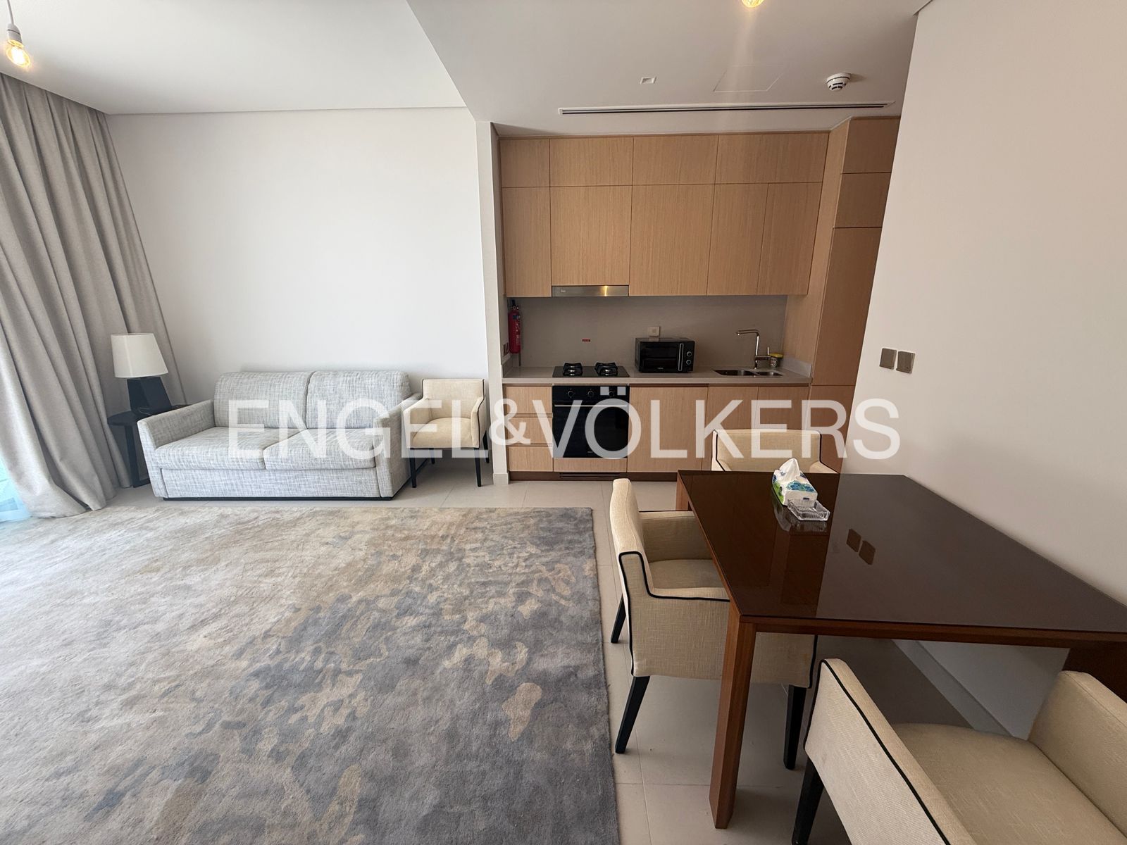 Vacant | Prime location | Furnished
