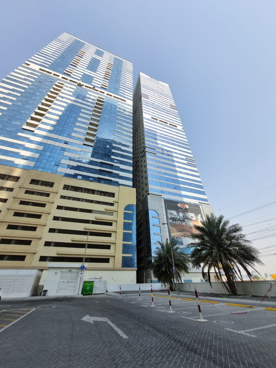 32K,34K,36K + 1 MONTH FREE 1 WEAK OFFER ONLY LIMITED PERIOD ONLY ON 1 BR HALL APARTMENT FOR RENT NEXT TO LULLU ON DUBAI SHRJAH BORDER ON F 24 BUS STOP