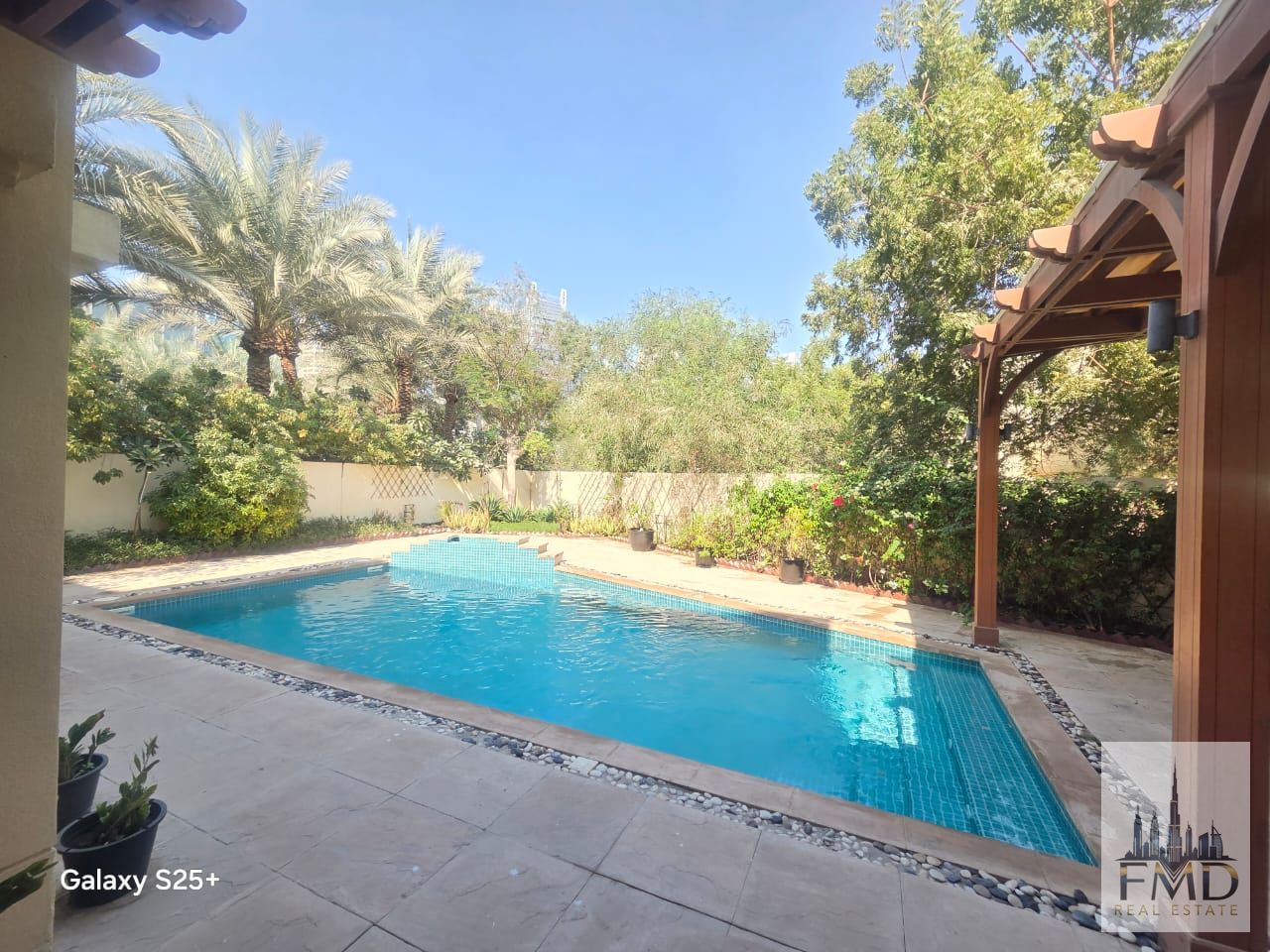Huge Plot | 6-BED+M+D | MEADOWS-2 | PRIVATE POOL