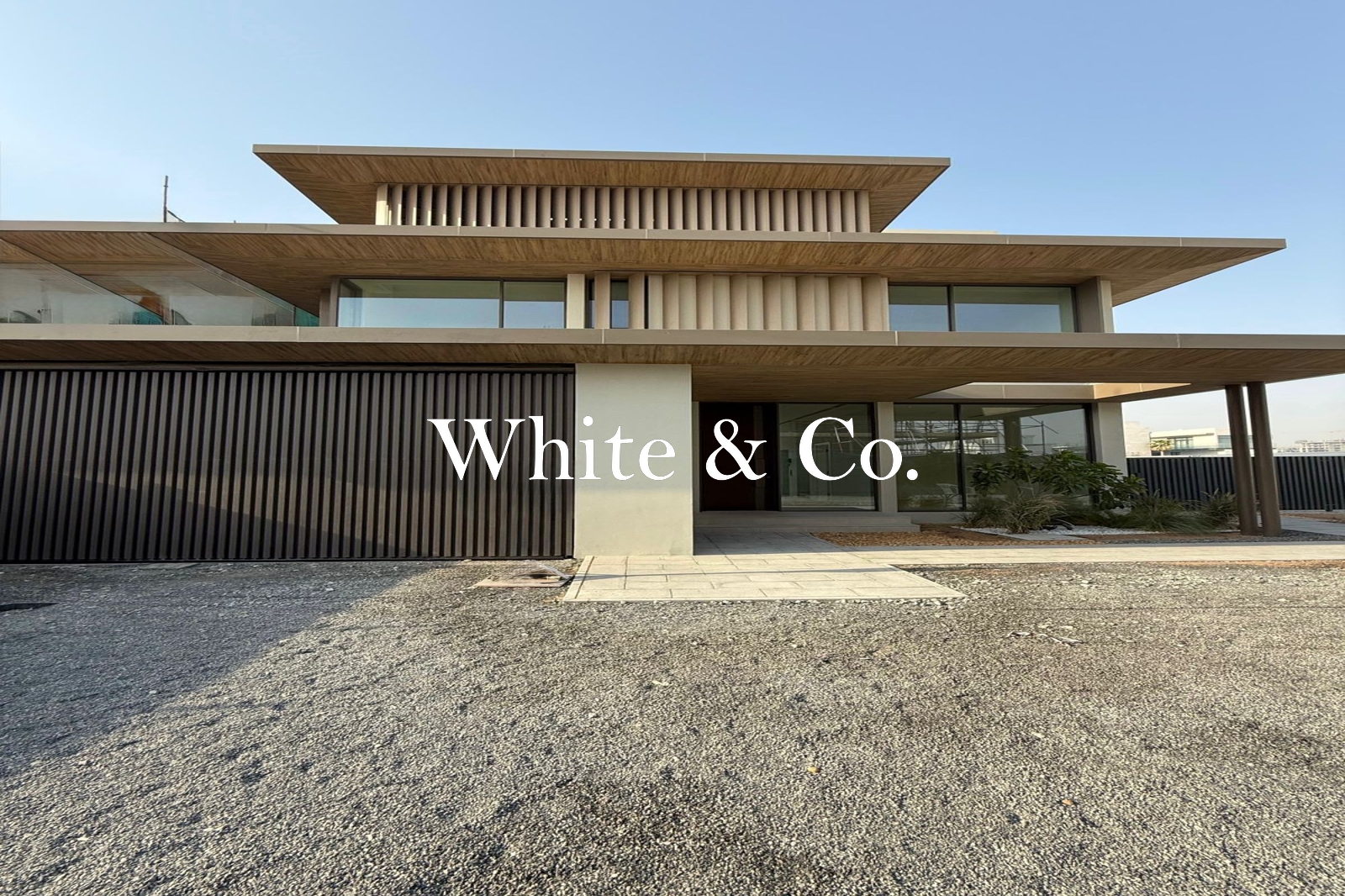 Prime Location | 4 Bed + Study | Luxury