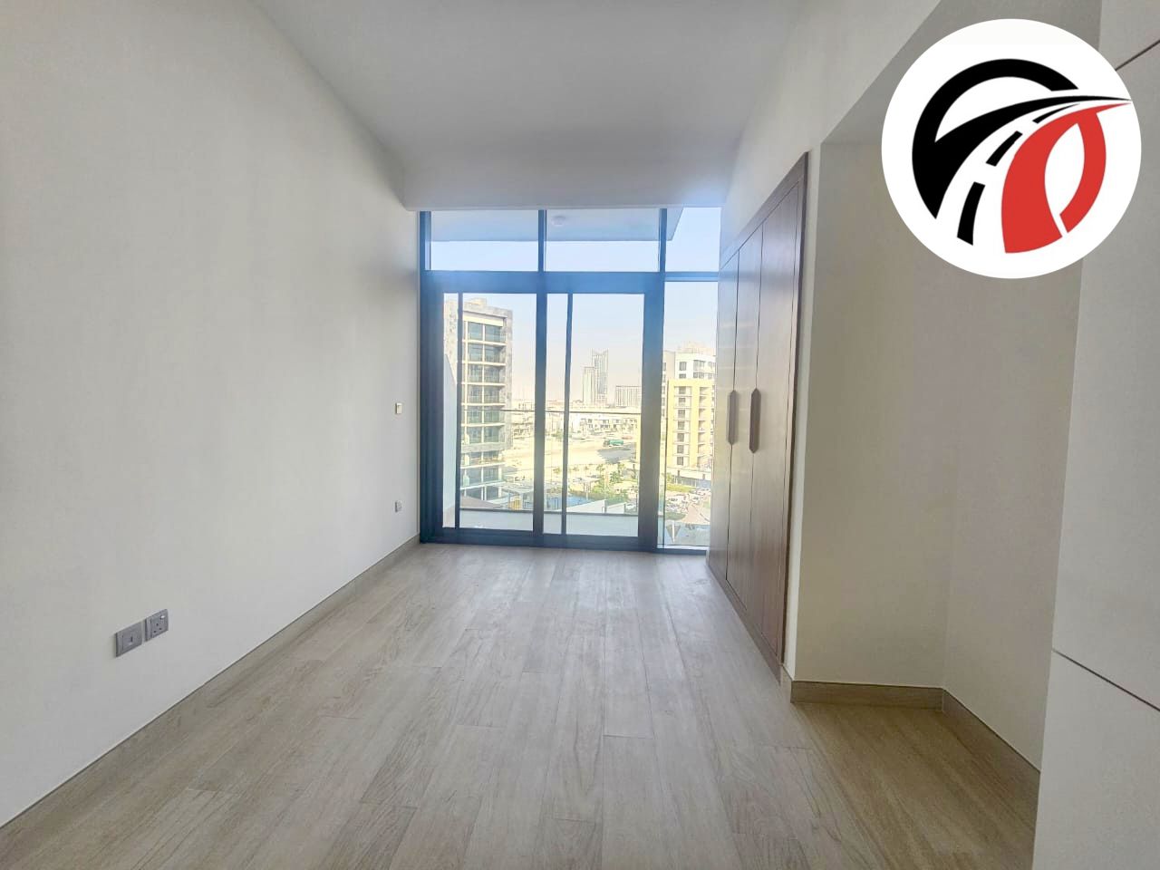 Branded ultra modern spacious ac and amenities free