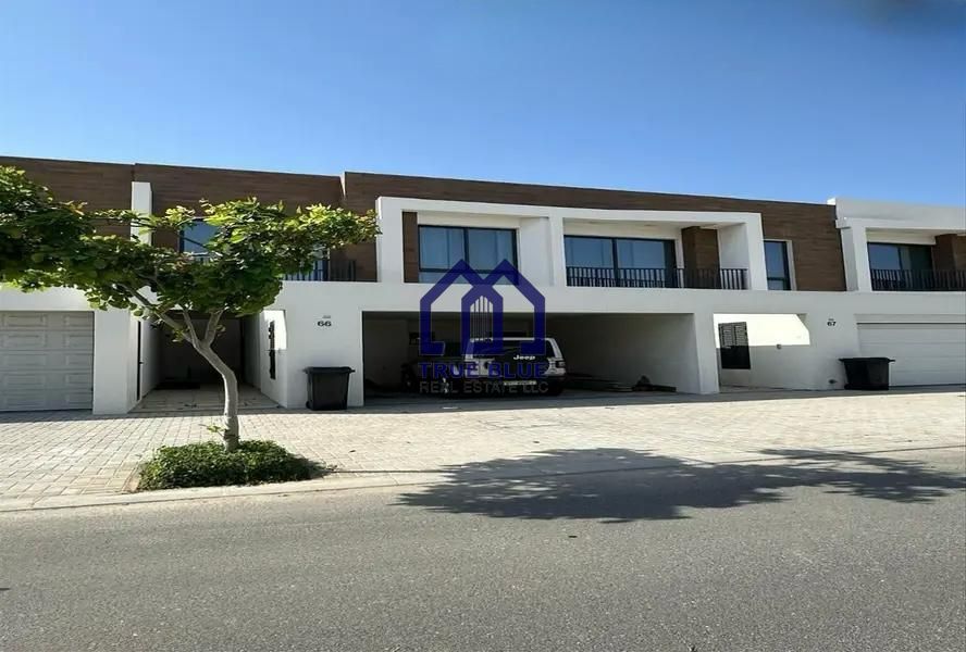 Modern 3BR-Maid | Marbella | High Ceilings | Rent