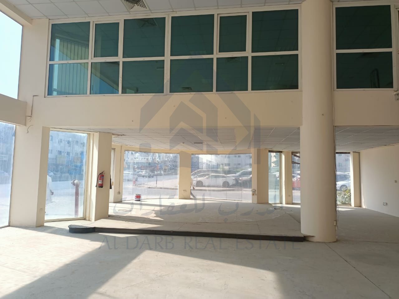 EXCLUSIVE OFFER | FULLY COMMERCIAL SHOWROOM FOR RENT ON THE MAIN ROAD | Industrial Area | 20% DISCOUNT