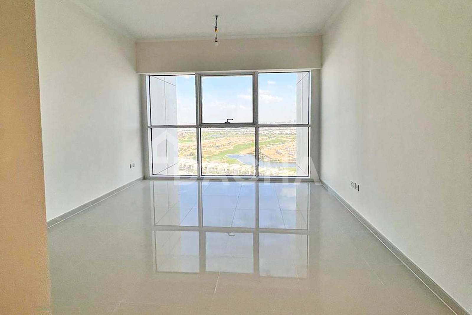 UPGRADED | VACANT | GOLF COURSE VIEW