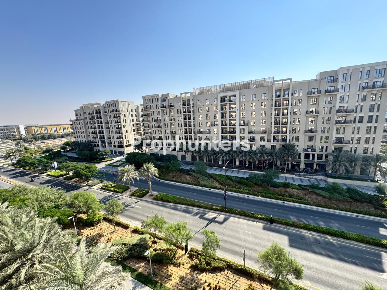 SPACIOUS | PRIME LOCTAION | READY TO MOVE