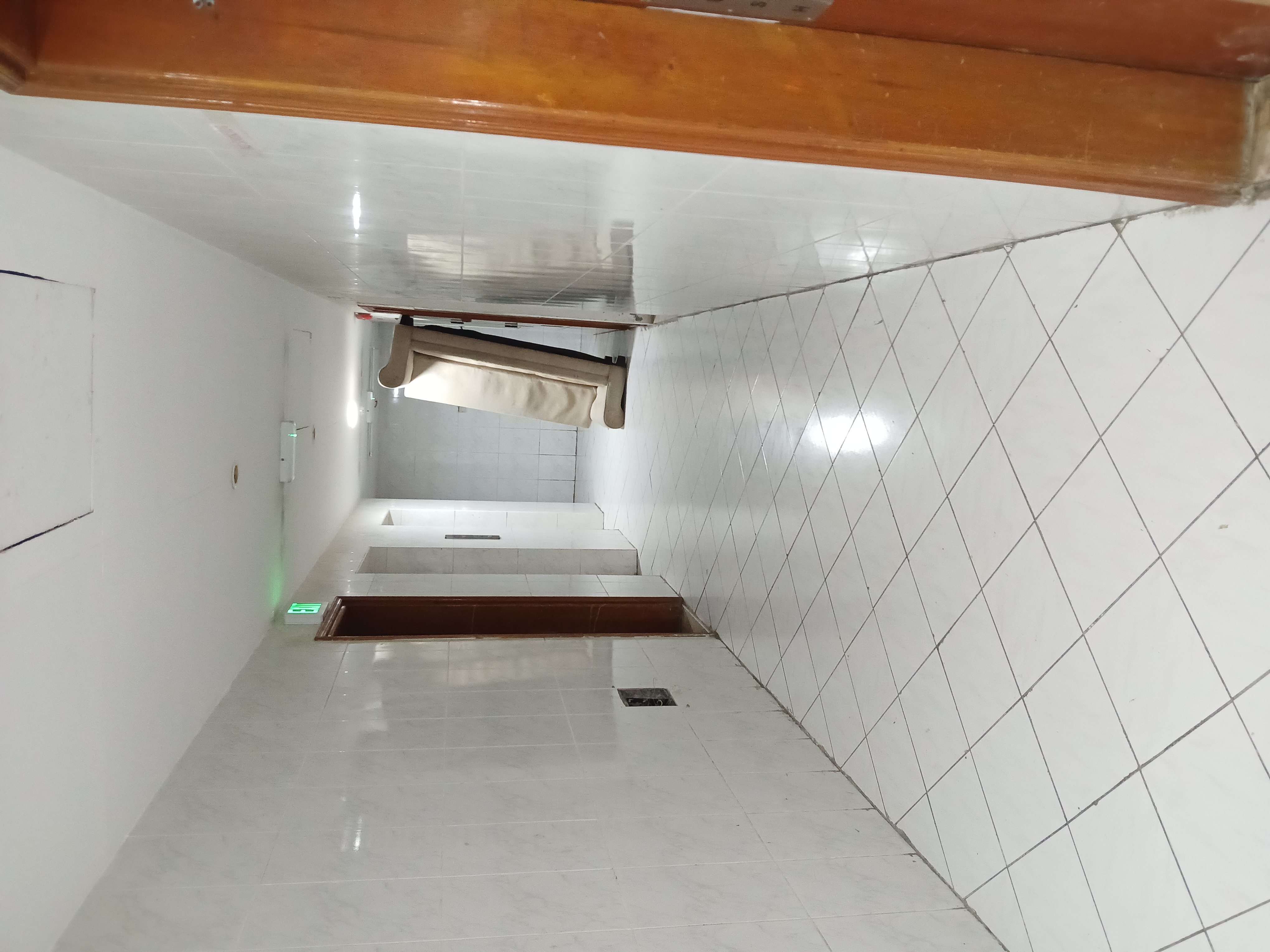Very Big Size Hall 2bhk With Central Ac And Balcony Aed 35k Only