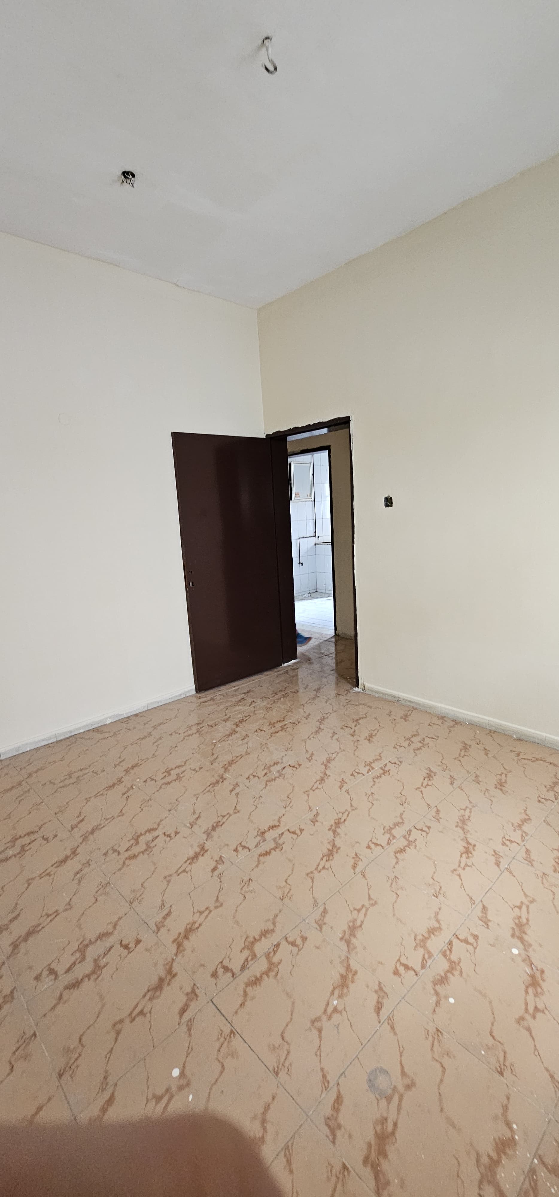 Spacious 2bhk For Bachelor & Company Staff Near to Abu Shagara Park Aed 35K Only