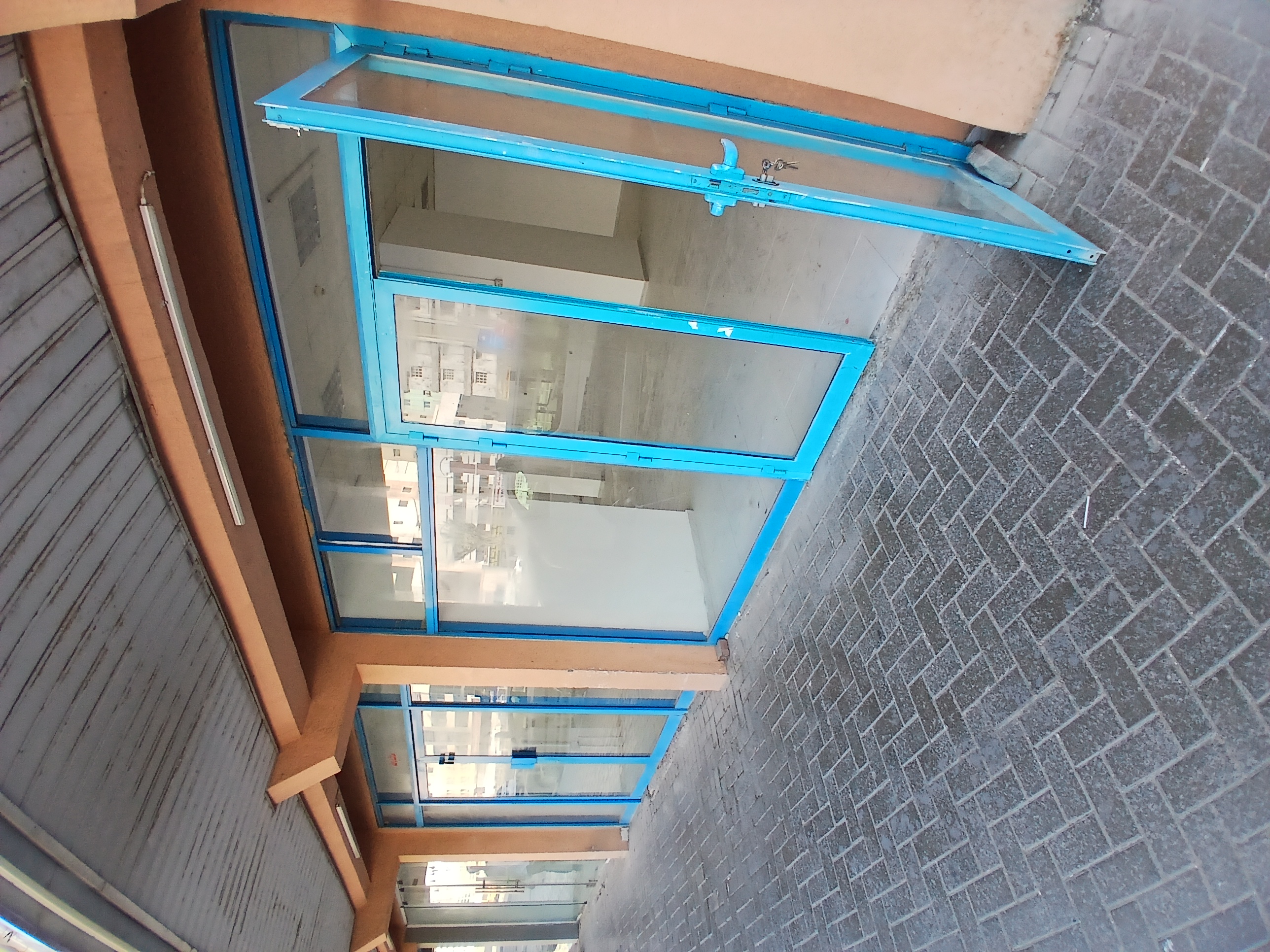 Very Big Size Shop Available In Abu Shagara Sharjah All Type Of Business Near To King Faisal Road Aed 120k Only