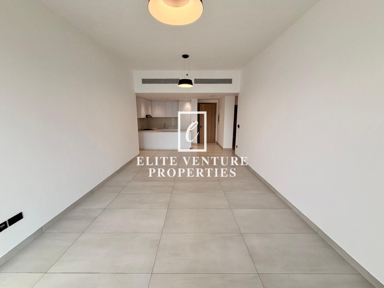 VACANT | SPACIOUS | PRIME LOCATION |