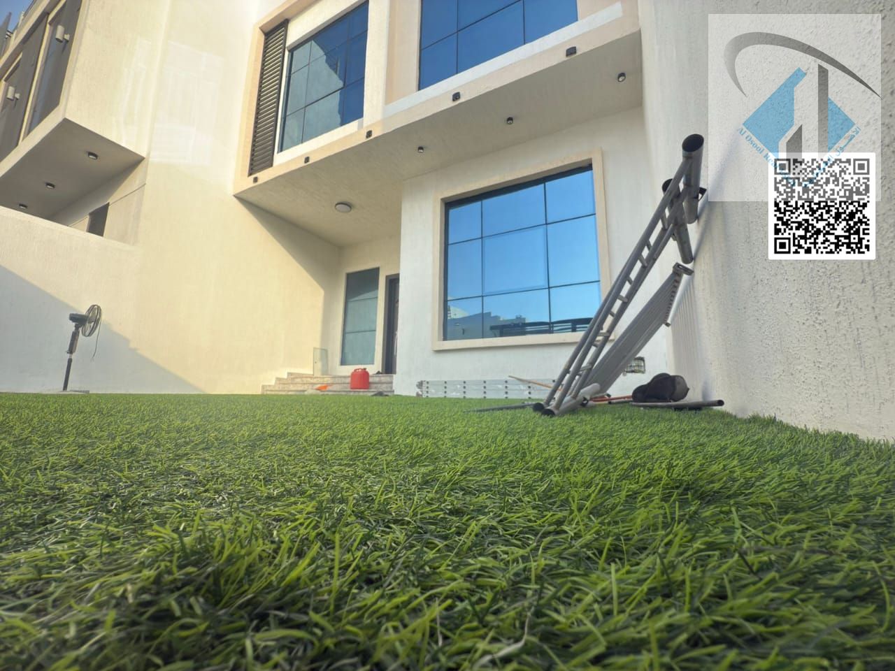 Townhouse for sale in Al Zahia at a bargain price. Freehold ownership for all nationalities. 3 bedrooms, spacious yard and roof terrace.