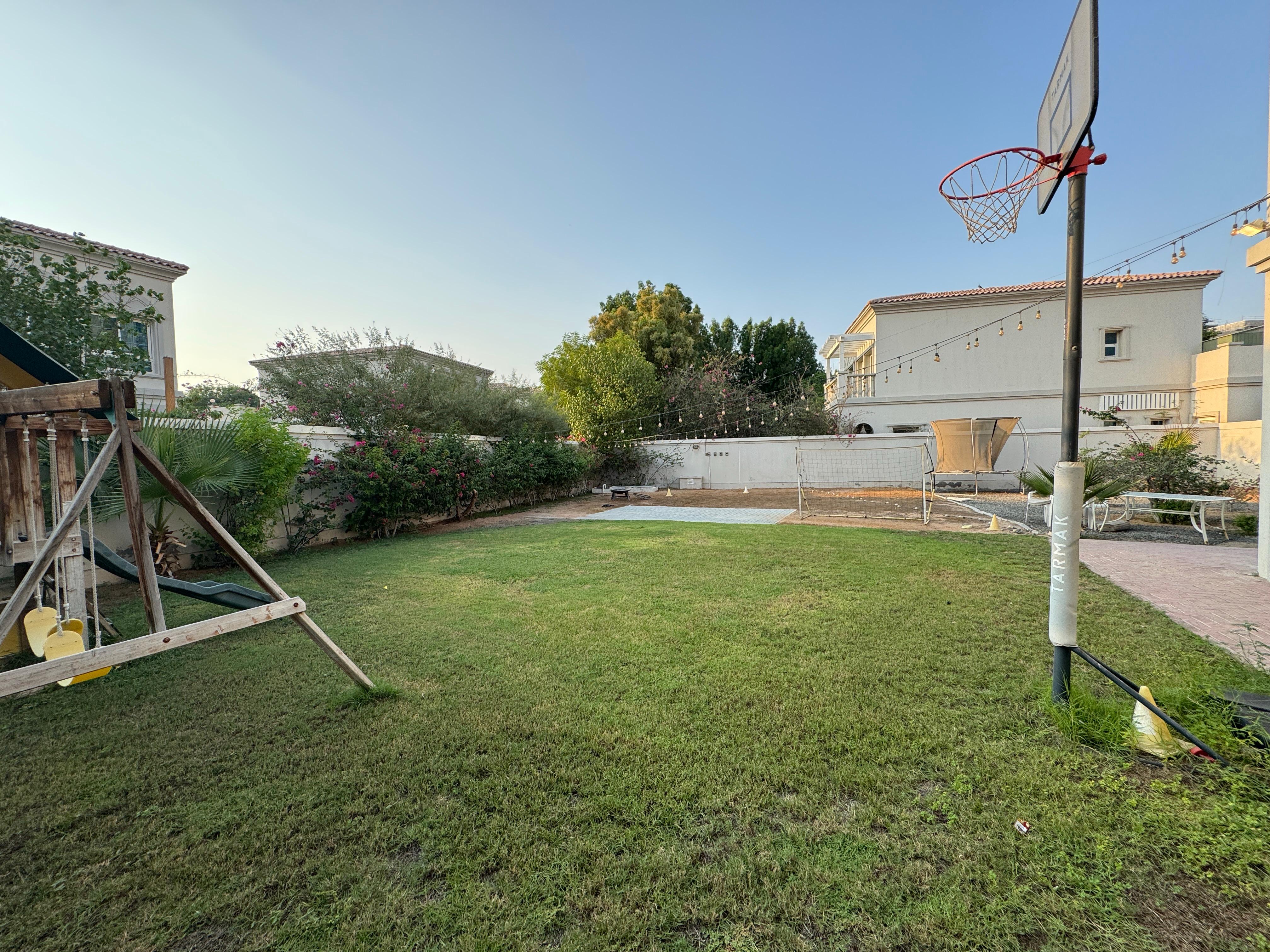 5 Bedroom Independent villa | Private Garden |