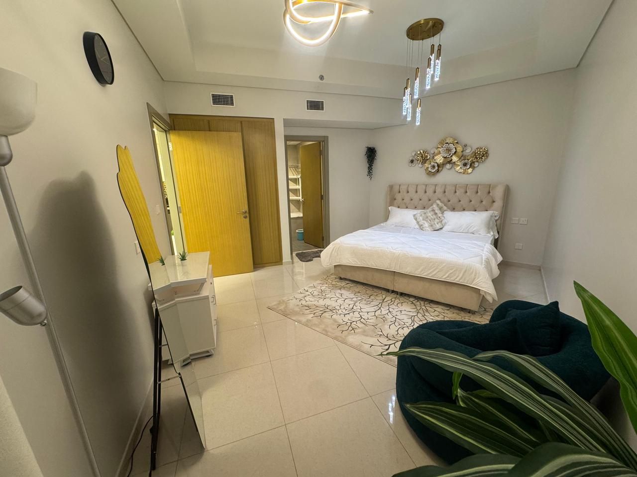 STUNNING & ELEGANT || READY TO MOVE || FURNISHED 2BHK