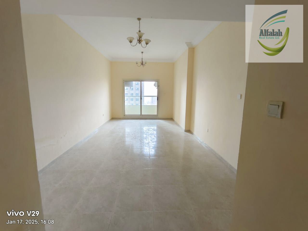 Spacious 2BHK for Sale in Lake Tower C4 – 1175 Sq Ft – AED 350,000