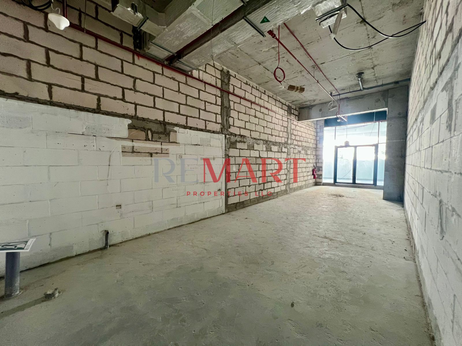Retail Unit for Rent in Azizi Riviera 48