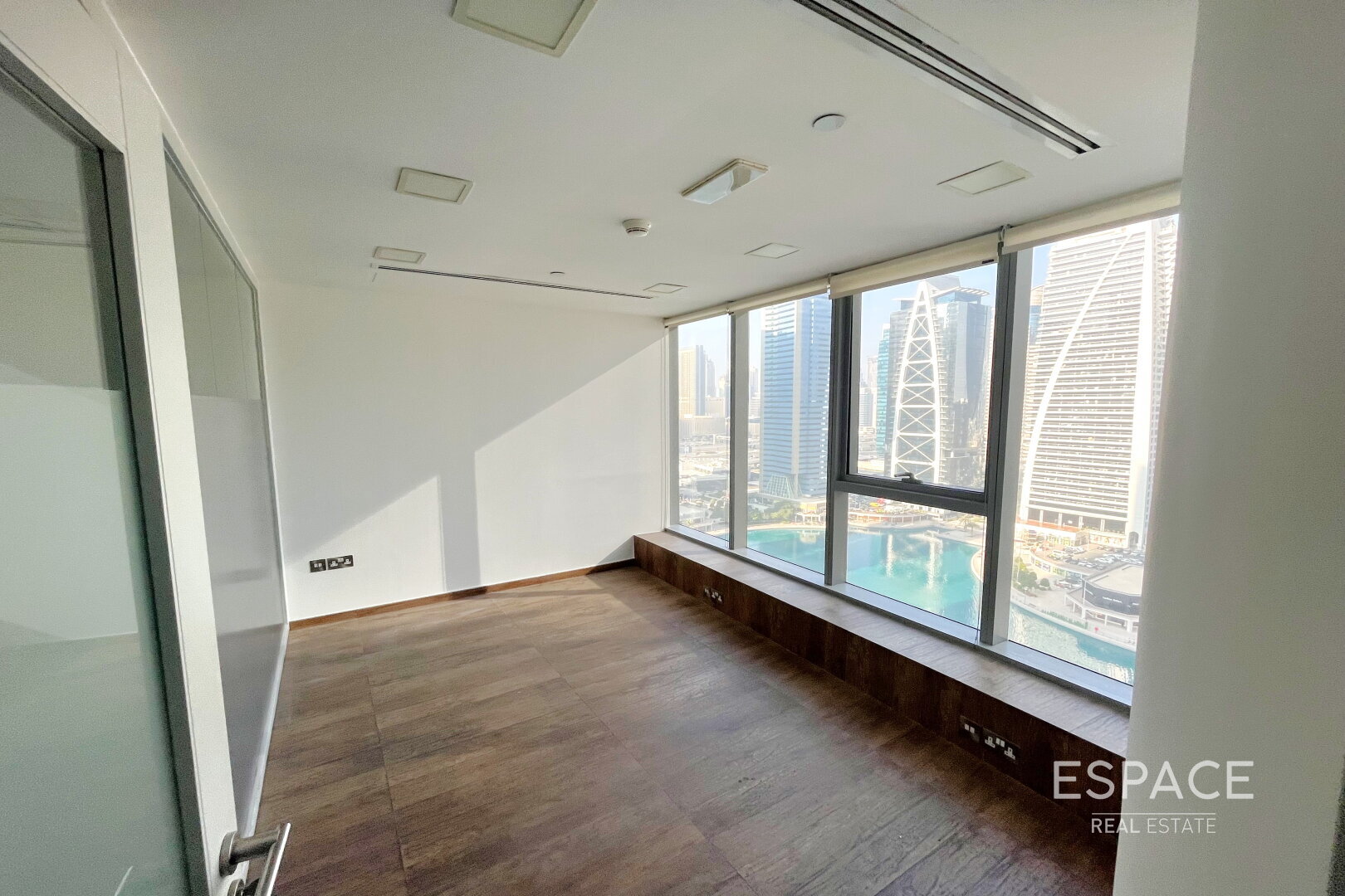 Vacant | Unfurnished | Next to Metro