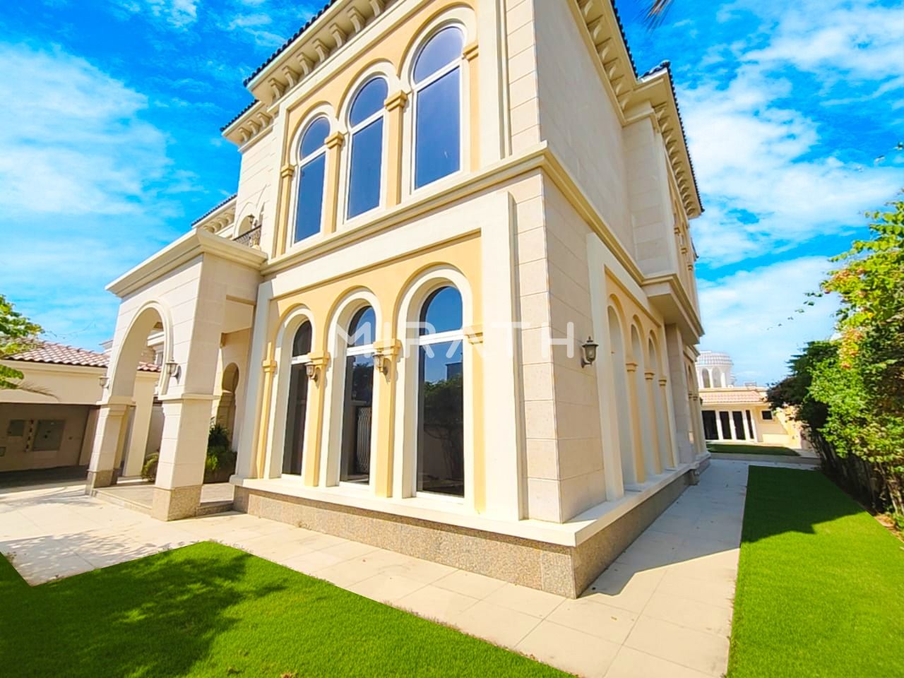 Spacious 6BR Villa| Elevator| Private Garden