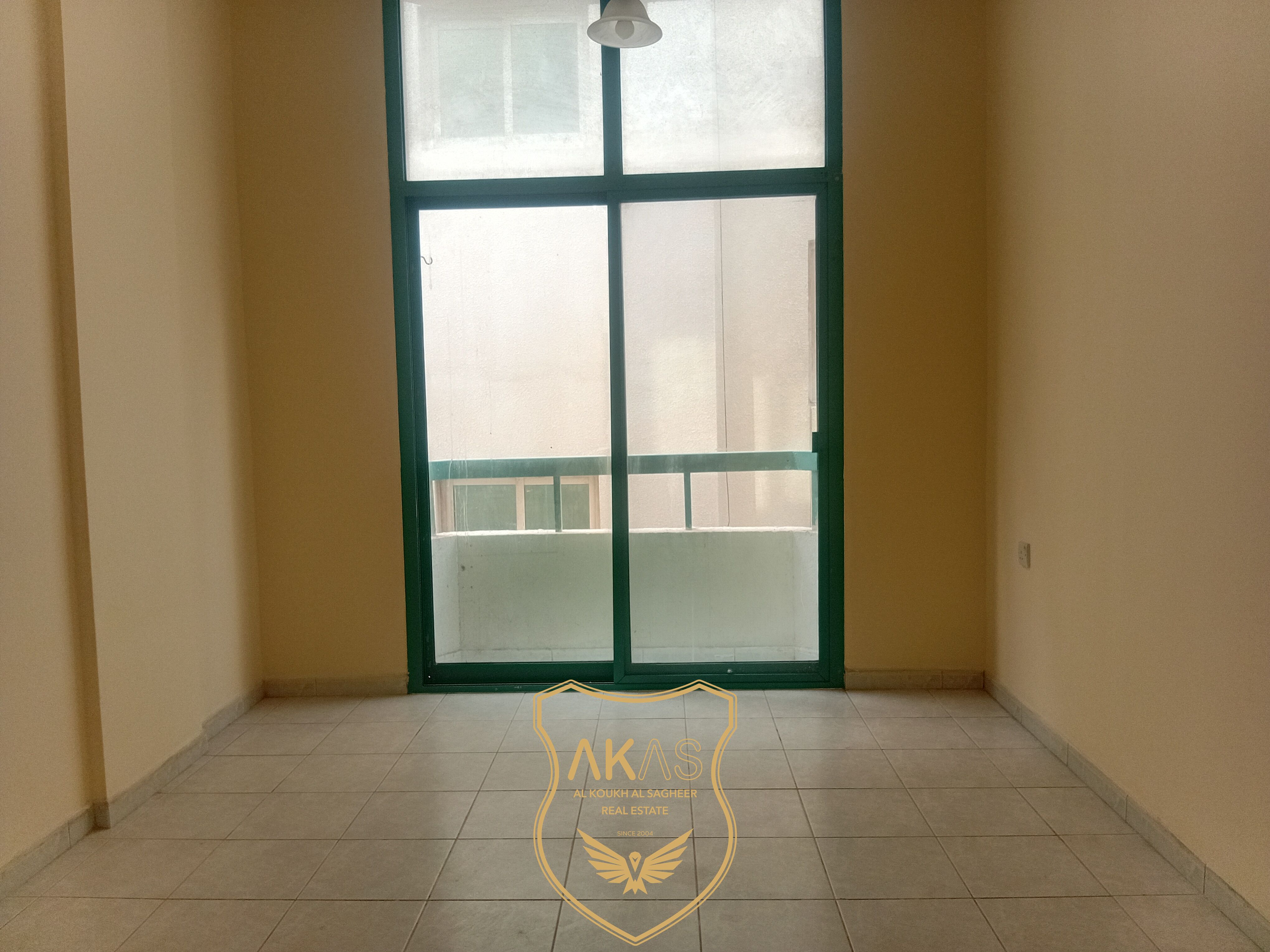 HOT OFFER 2BHK AVAILABLE FAMILY BUILDING 24k