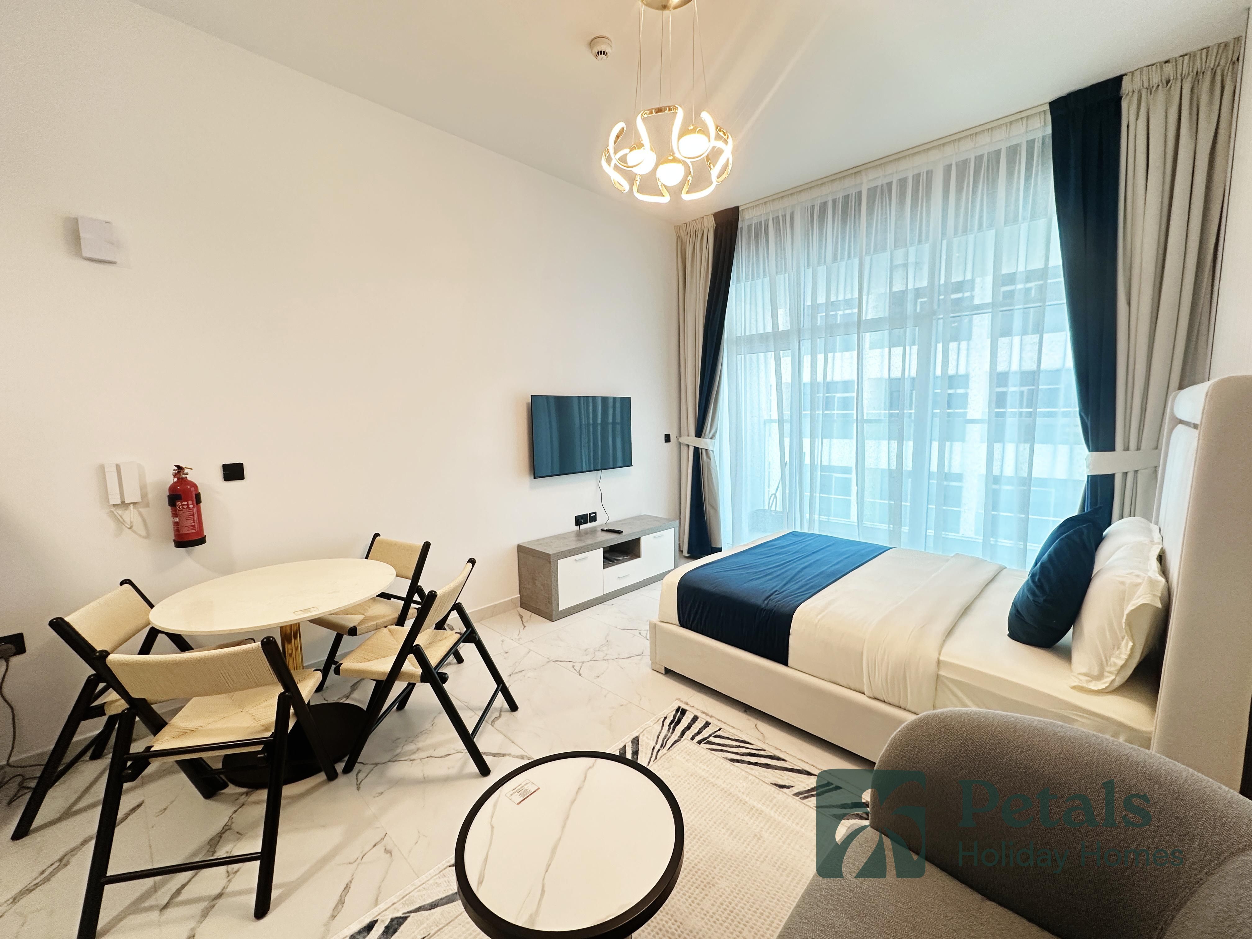 Stylish Urban Living – Short-Term Stay at Opalz by Danube, Dubai Science Park