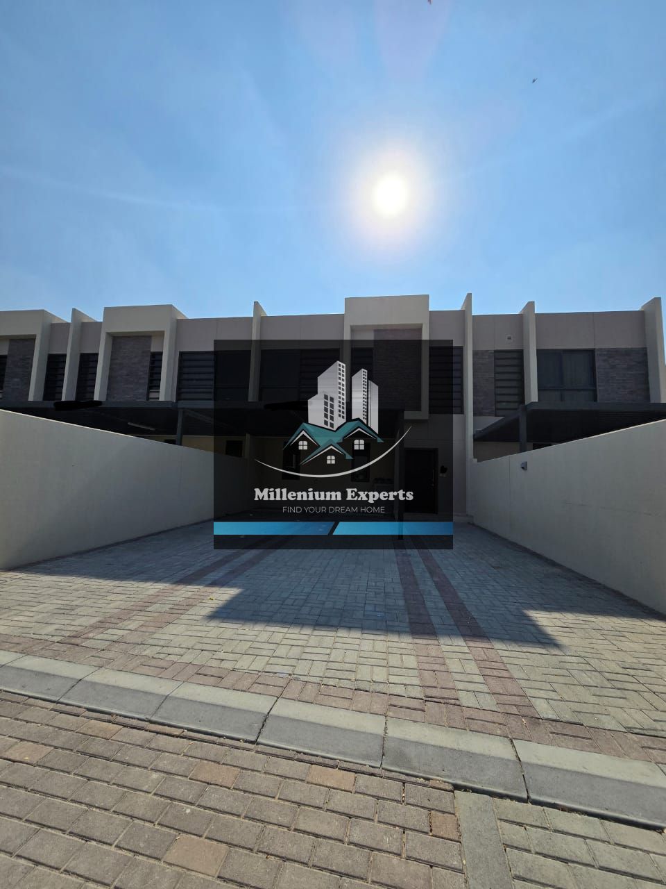 LUXURY SPACIOUS 3BEDROOMS PLUS MAID UNFURNISHED FOR RENT READY TO MOVE