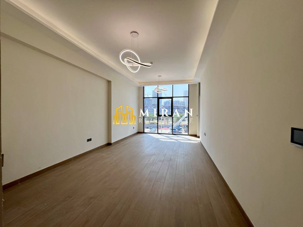 Spacious 3-Bedroom | Park View | Closed Kitchen