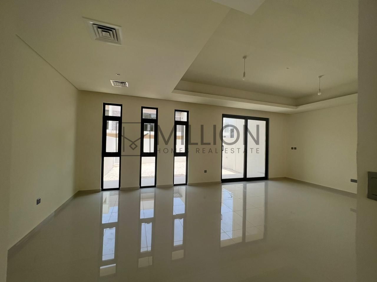 Unfurnished 3BR Townhouse | Family-Friendly
