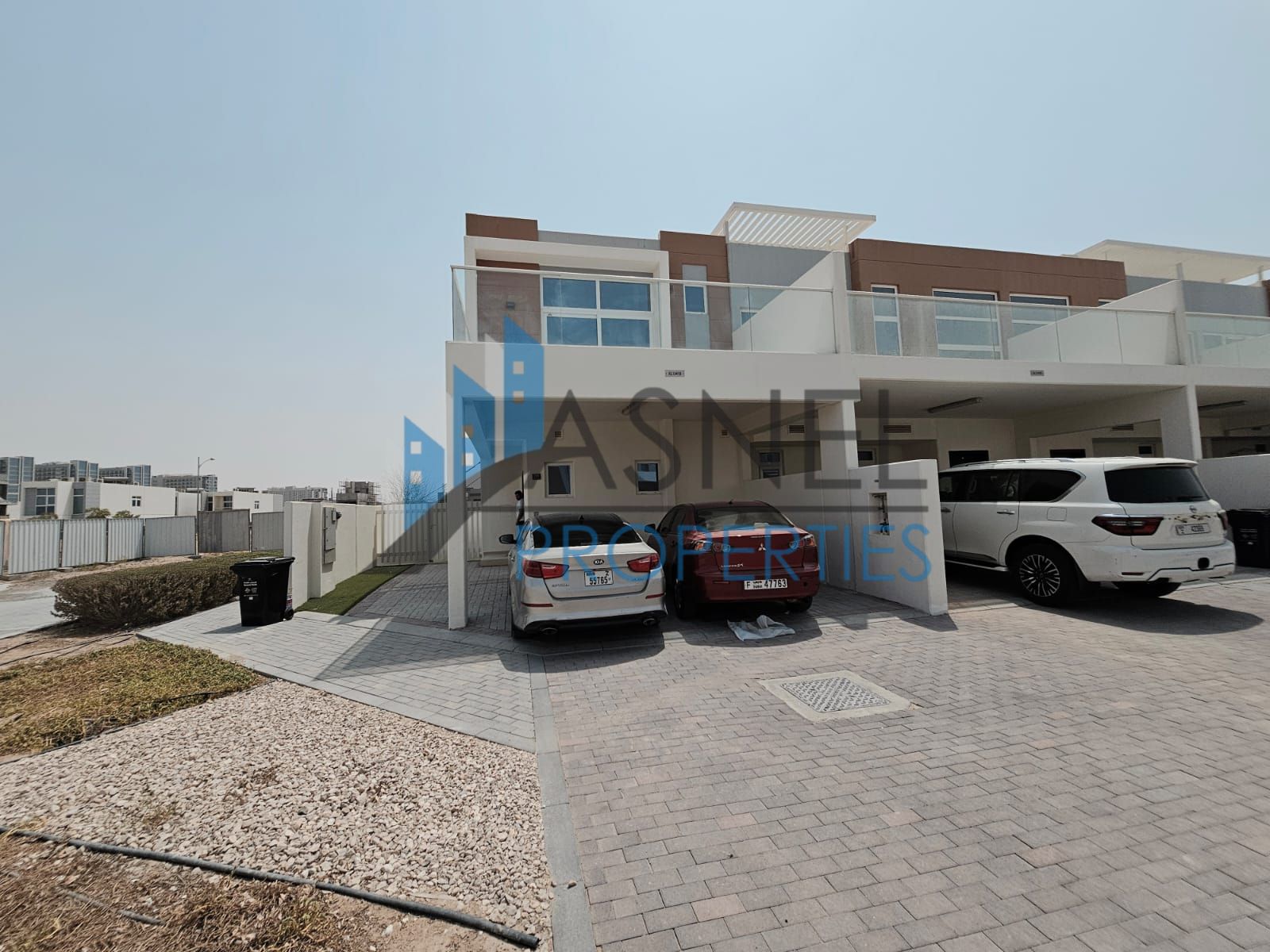 Spacious 3 bedrooms + maid/ Unfurnished/ Ready to move /Prime location