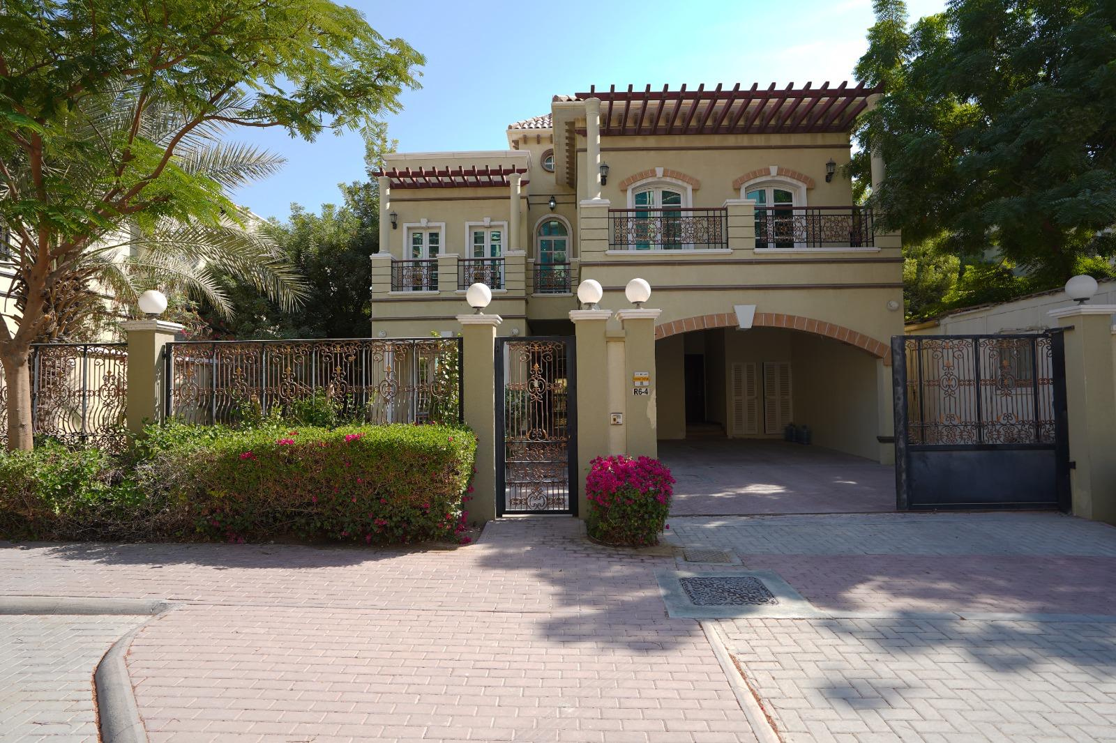 FURNISHED 5 BEDROOM VILLA