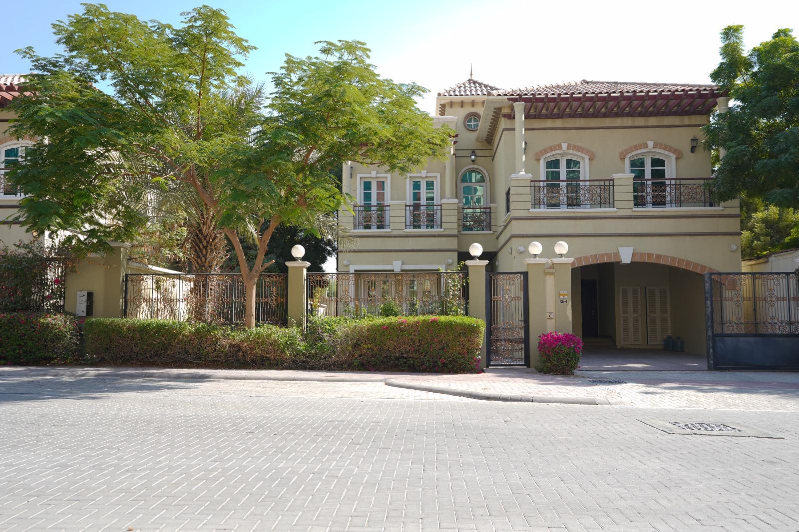 FURNISHED 5 BEDROOM VILLA
