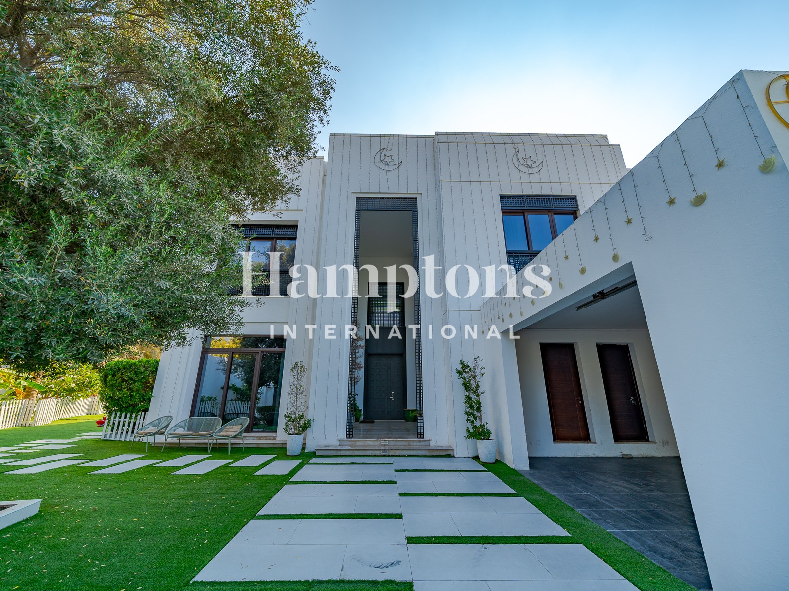 Huge Plot | Close To Lagoon | Vacant Now