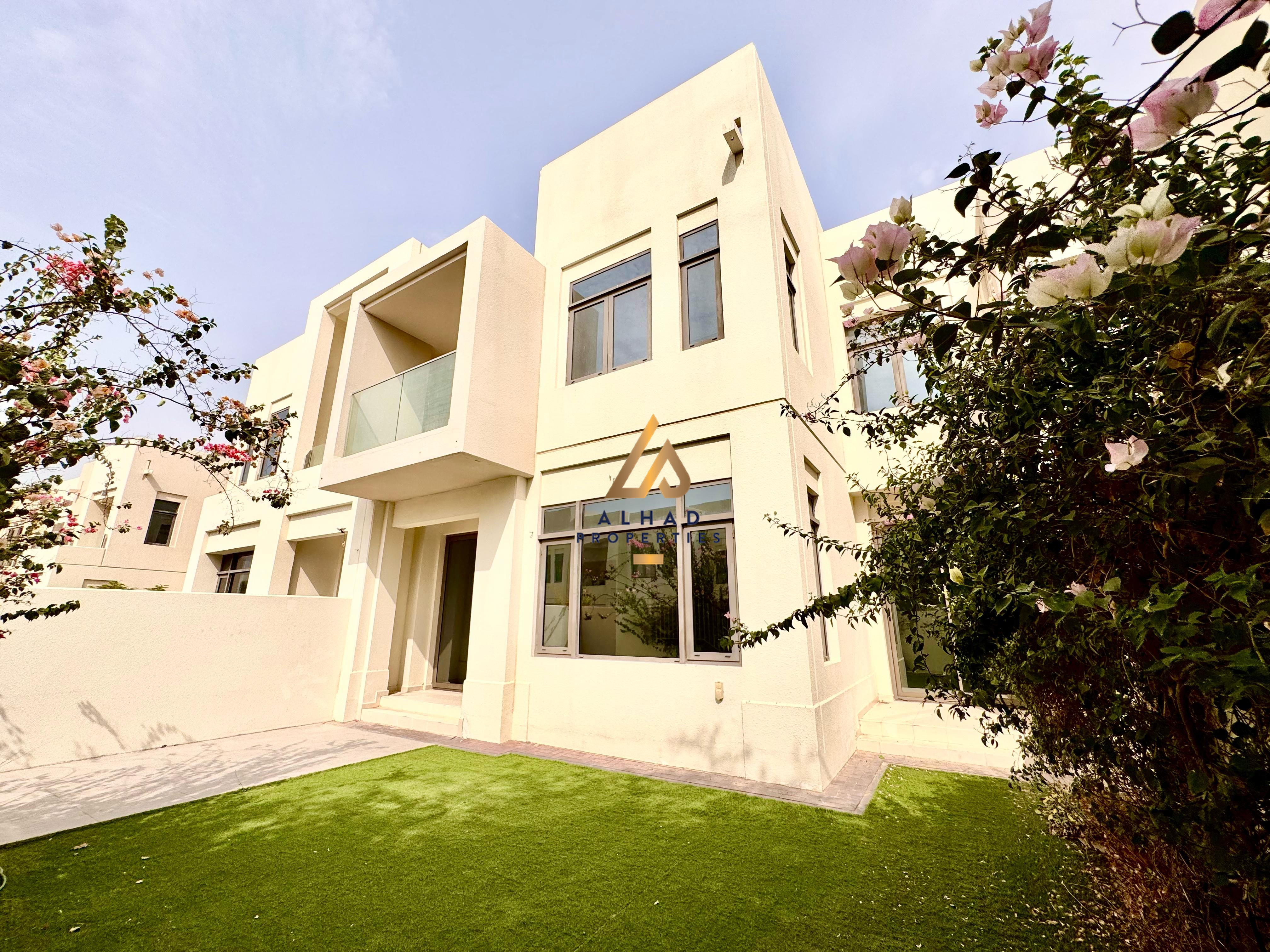 Type J | Mid Unit | Facing Pool &Park | maintained