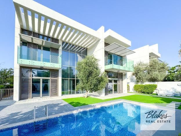 Ultra-Luxury 6BR Contemporary Villa | Corner Plot